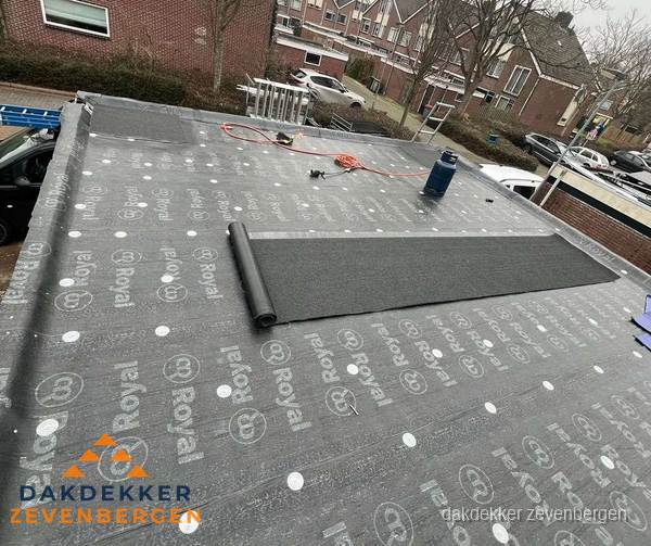 Dakrenovatie plat dak met bitumen dakbedekking in Zevenbergen Dakrenovatie plat dak met bitumen dakbedekking in Zevenbergen