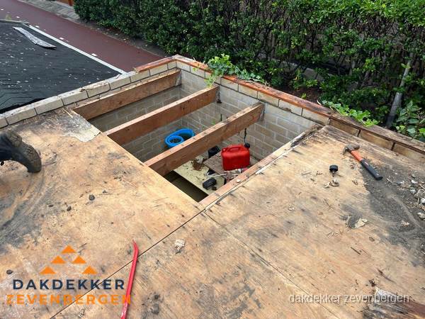 Plat dak vervangen met open constructie in Zevenbergen Plat dak vervangen met open constructie in Zevenbergen