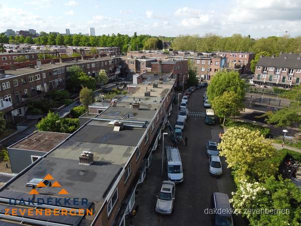 Luchtfoto dakinspectie woonwijk in Zevenbergen Luchtfoto dakinspectie woonwijk in Zevenbergen